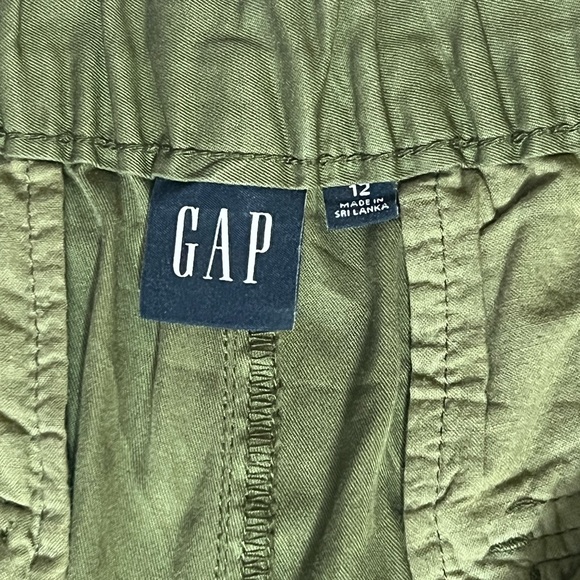 NWT Gap Cargos - Picture 7 of 11